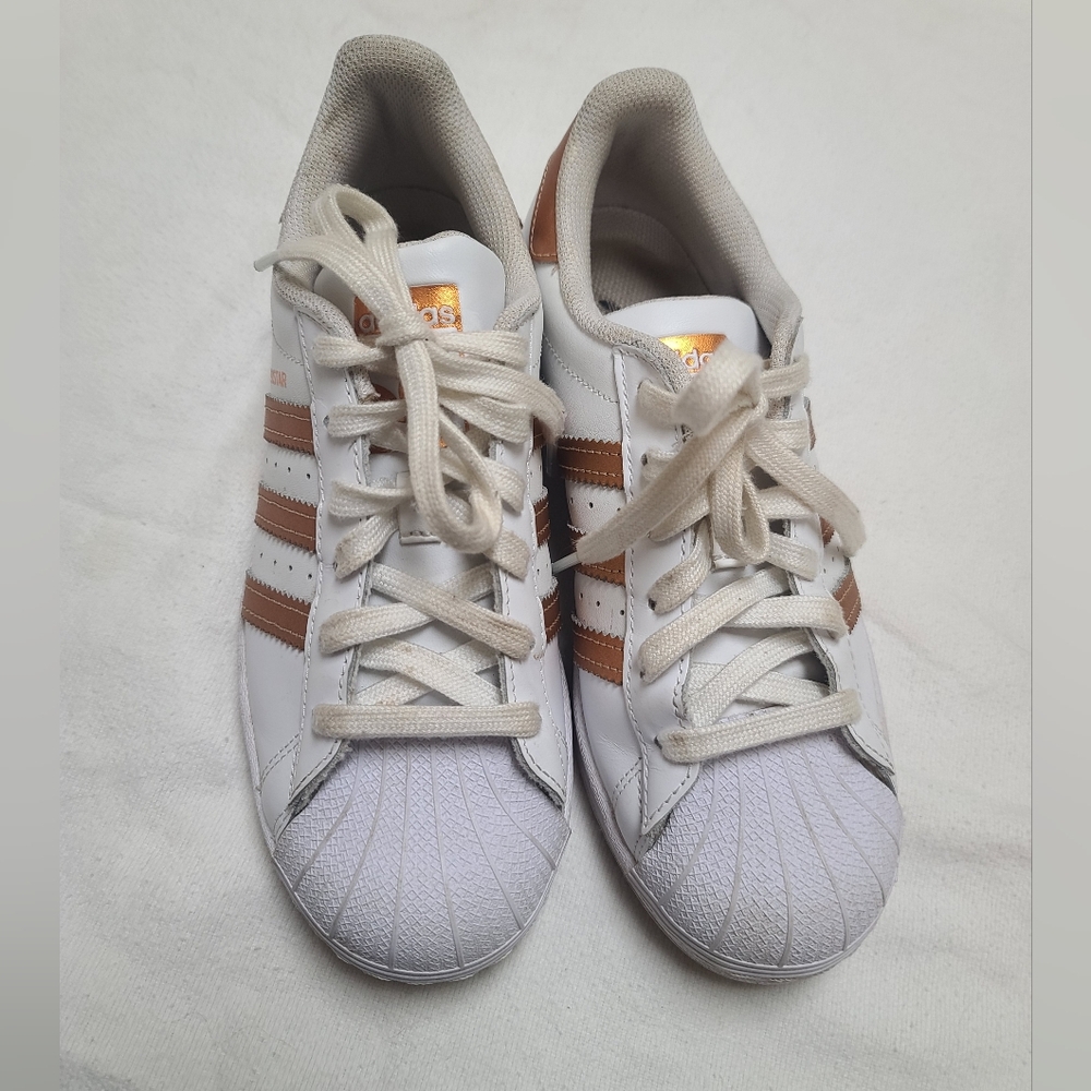 Adidas White and Gold Superstar Sneakers Size 6.5 - Picture 9 of 10